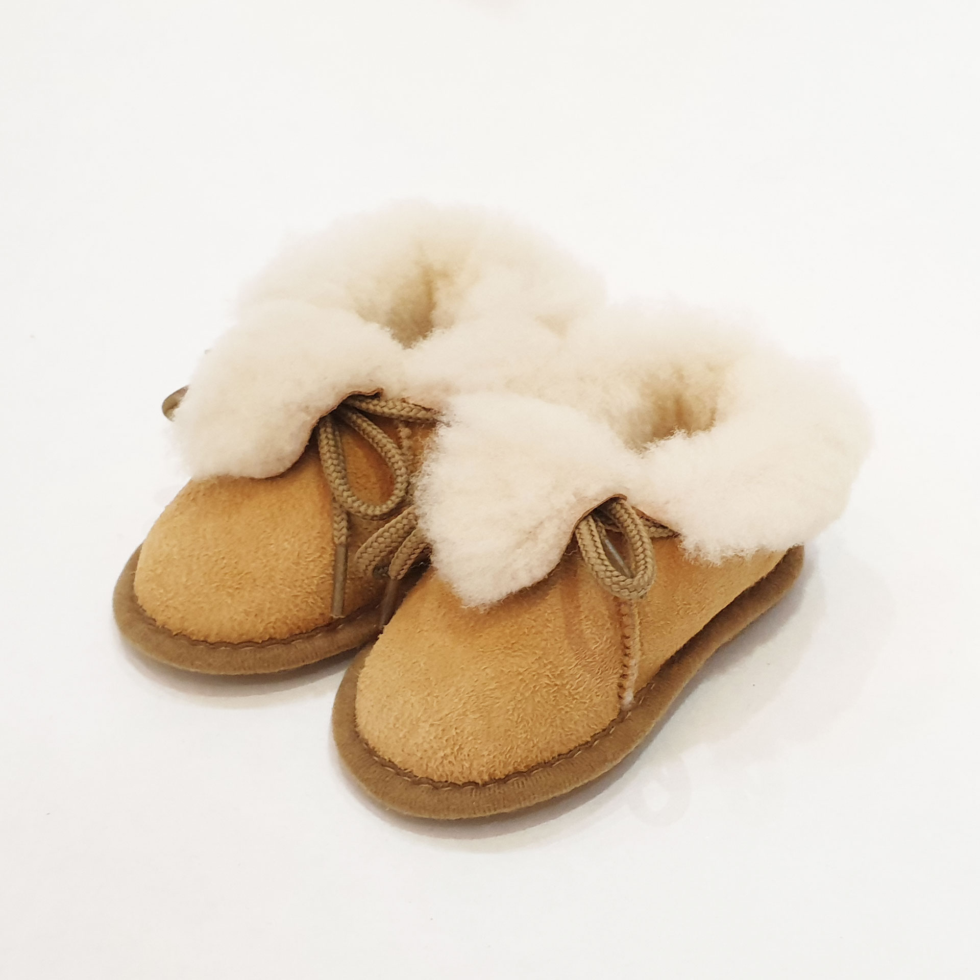 chaussons peau de mouton pour bébé