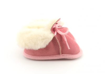 chaussons souples pour bébé en peau lainée de mouton cuir artisanal français ait main