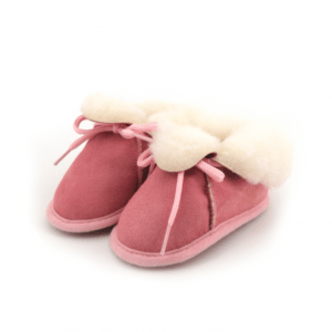 chaussons souples pour bébé en peau lainée de mouton cuir artisanal français ait main