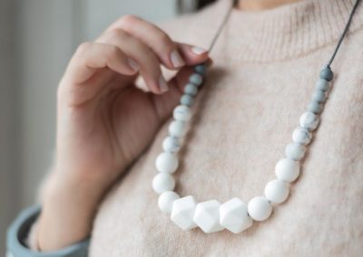 milk collier de portage allaitement dentition silicone alimentaire pour bébé maman mintywendy