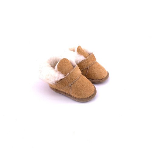 chaussons pour bébé en peau lainée de mouton artisanal fait main