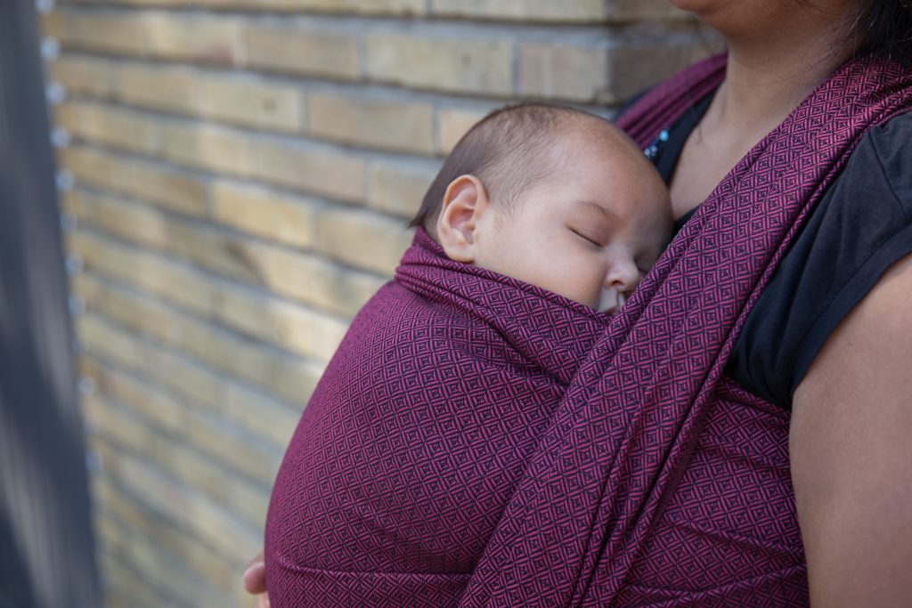 Echarpe de Portage Storchenwiege Leo Bordeaux Lullabi