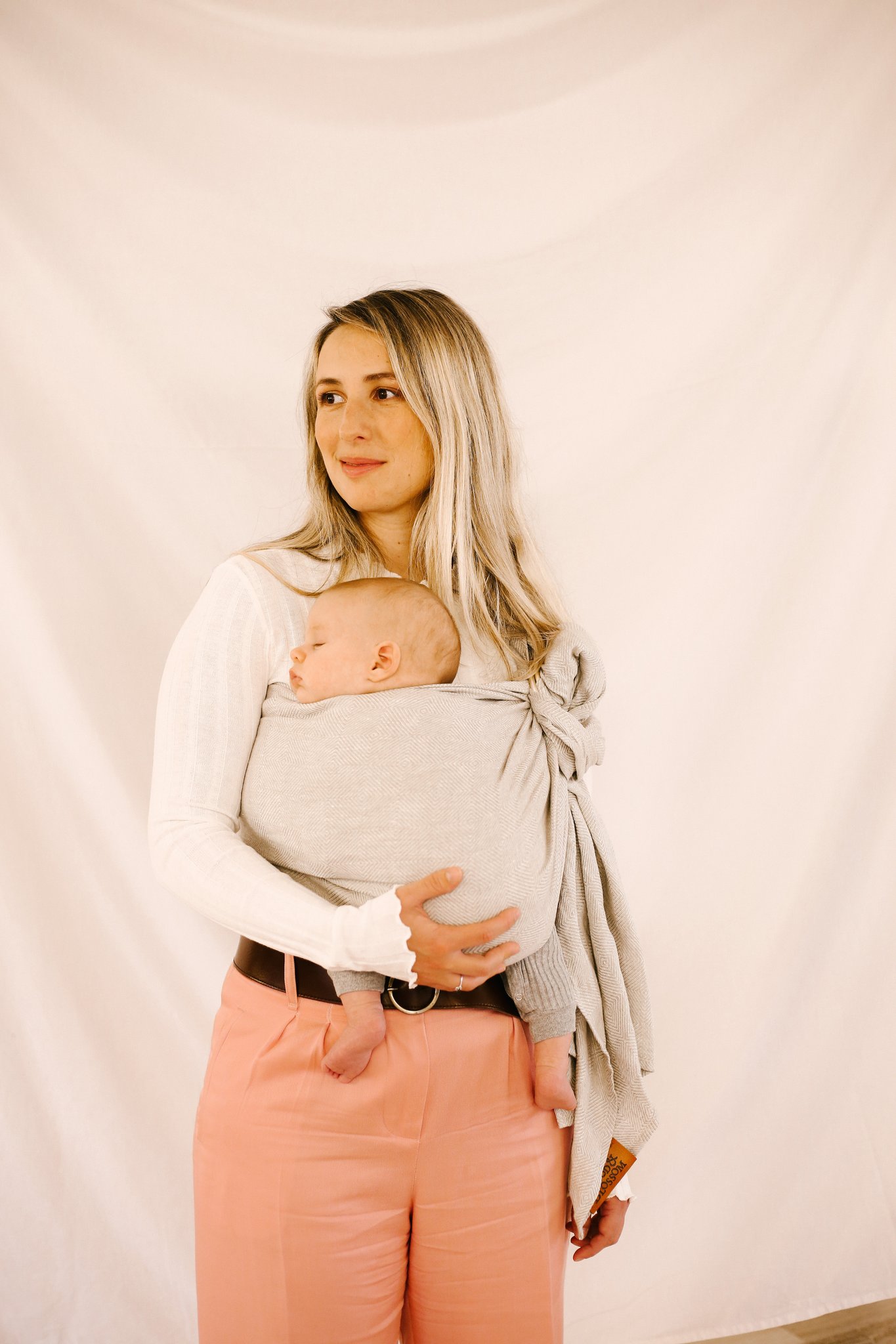 sling bud and blossom oat écharpe de portage bébé sans noeud facile rapide anneaux beige naturel doux (7) sling bud and blossom écharpe de portage sans noeud porte-bébé facile rapide dès la naissance nouveau-né fabriqué en france anneaux ringsling