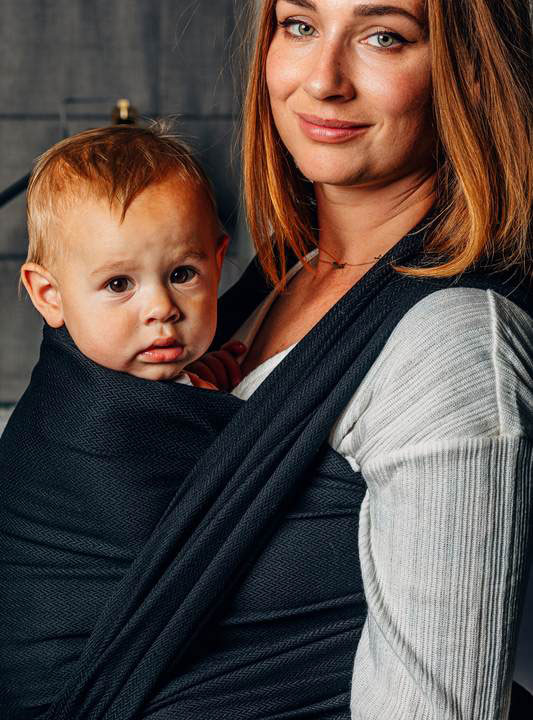 Lennylamb - Herringbone Black Ebony écharpe de portage tissée dès la naissance soutenante porter bébé confortable pratique noire