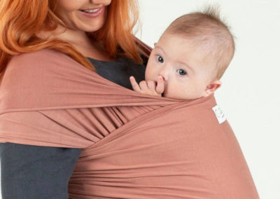 écharpe de portage isara bambou rusty rose extensible élastique pratique facile pratique idéale débutant dès la naissance porter bébé nouveau-né