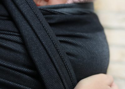 yaro écharpe de portage newborn black grey anthracite noire écharpe tissée porter bébé nouveau-né dès la naissance facile rapide confortable simple sans rodage