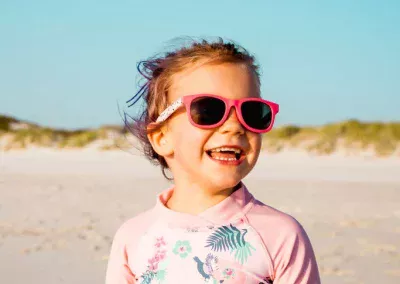 Lunettes de soleil enfant bébé polarisées catégorie 3 polarisantes protection UV 2 ans 3 ans 5 ans Banz rose filles fleur de cerisier wayfarer