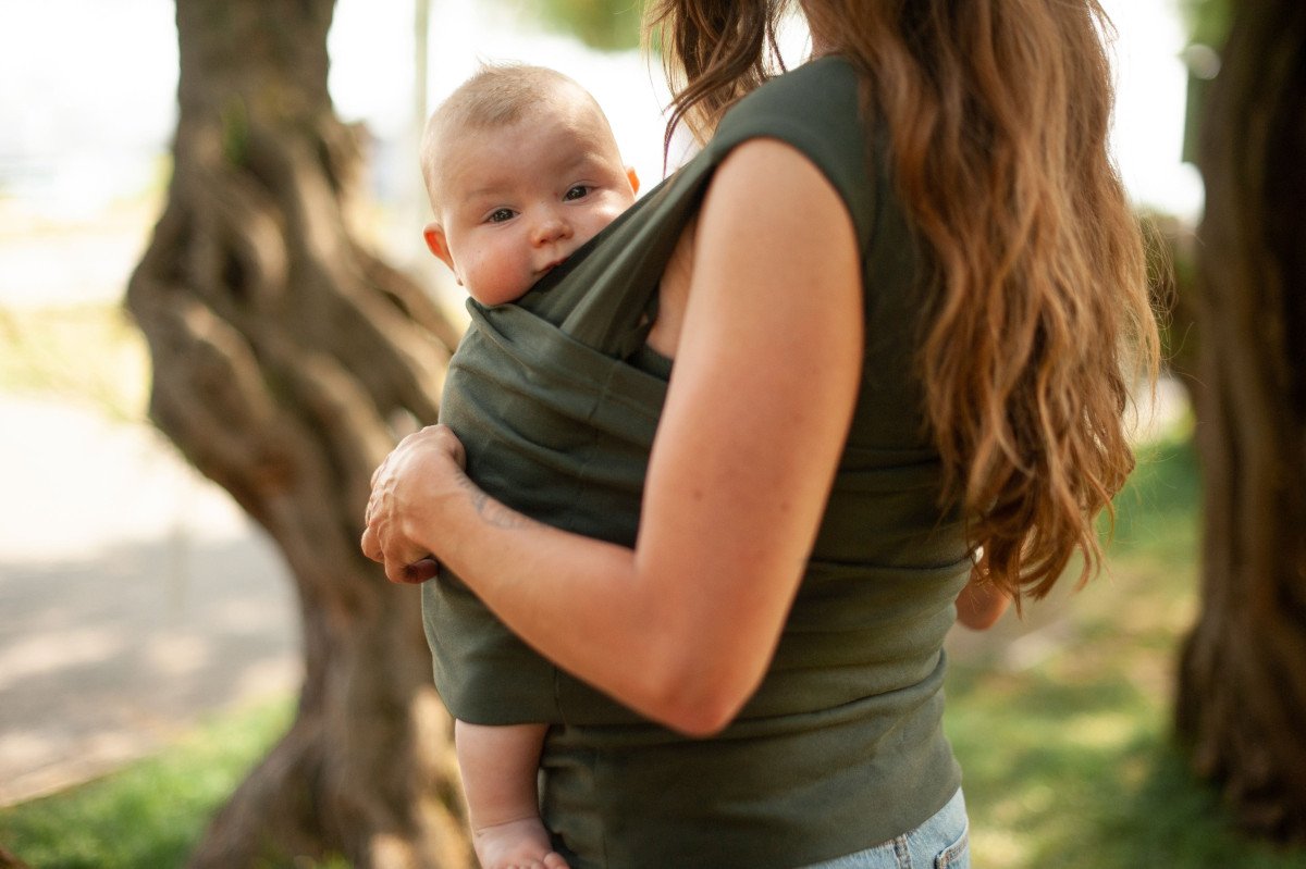 Mama Hangs Porte-bébé Carry and Pack t-shirt de portage physiologique nouveau-né dès la naissance pratique facile simple compact