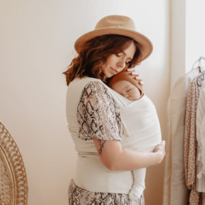 Mama Hangs Porte-bébé Carry and Pack t-shirt de portage physiologique nouveau-né dès la naissance pratique facile simple compact