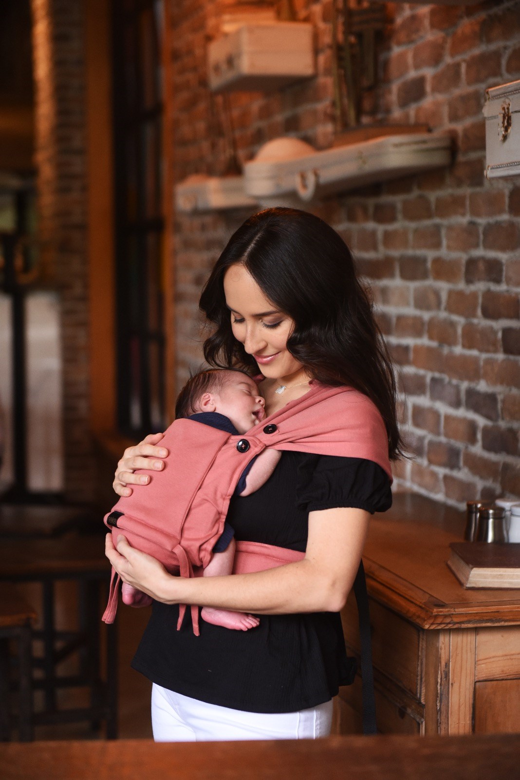 Porte-bébé nouveau né Neko Tiny portage physiologique facile pratique souple dès la naissance (7)